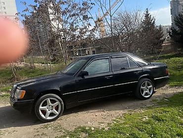 mercedes e 230: Mercedes-Benz E 230: 2.3 l | 1992 il Sedan — 3