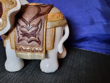 Figure: Figura, bоја - Šareno, Novo — 2