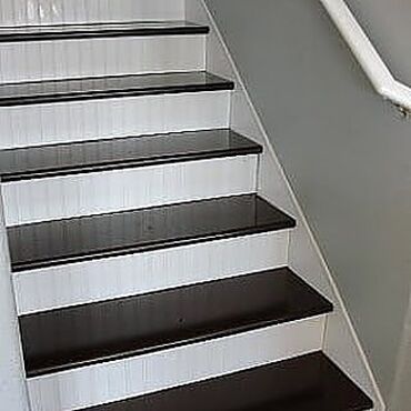 Qapıların təmiri: Qurudulmush taxtadan qapi ve pillekenleri yiqib ve yerinde — 11