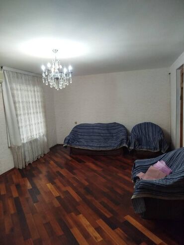 1 комнатная квартира в новостройке: Qarayev metrosuna yaxın Kamil Balakişiyev küçəsində köhnə tikili