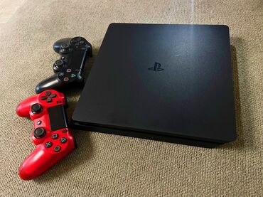 купить сони плейстейшен 4 бу: PlayStation 4 Slim (черная) Комплектация: - Консоль PS4 Slim - Два