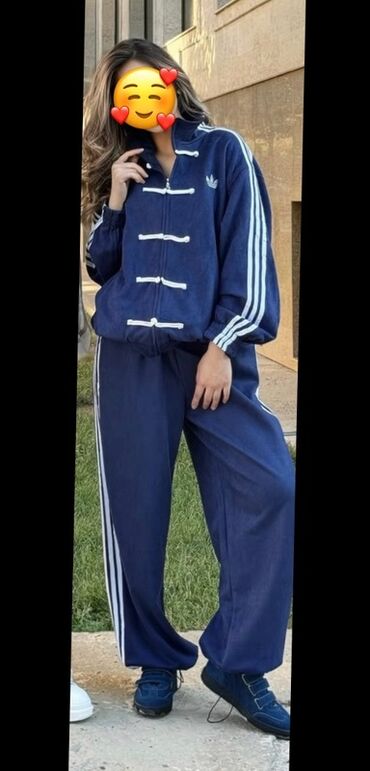 широкие спортивные штаны женские: Спортивный костюм Adidas, выполненный в темно-синем цвете