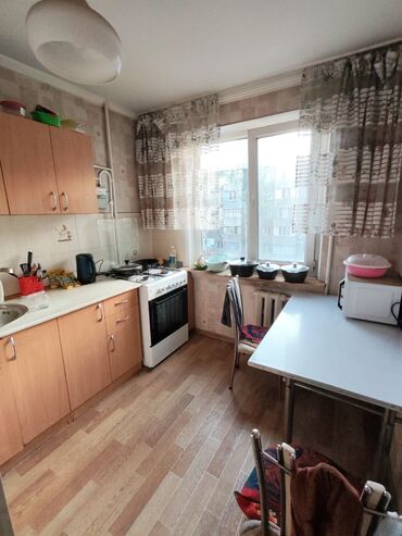купить квартиру в бишкеке без ремонта: 3 комнаты, 6 м², 104 серия, 3 этаж, Старый ремонт