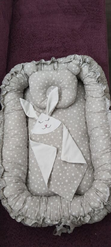 ikea deciji kreveti na izvlacenje: Set opreme za bebe sadrži gnezdo,amatomsko jastuče,bombonicu,zeku
