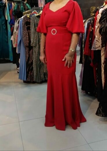 qırmızı don: Вечернее платье
