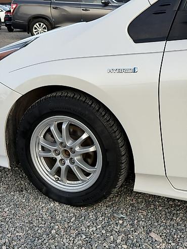 Toyota: Toyota Prius: 2019 г., 1.8 л, Вариатор, Гибрид, Хэтчбэк — 9