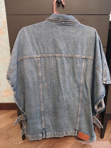 Jiletlər: Yenidir geyinilmeyib. etiket ustundedi 55azn alinib 35azn verirem lalafo.az -da Jiletlər: Yenidir geyinilmeyib. etiket ustundedi 55azn alinib 35azn verirem