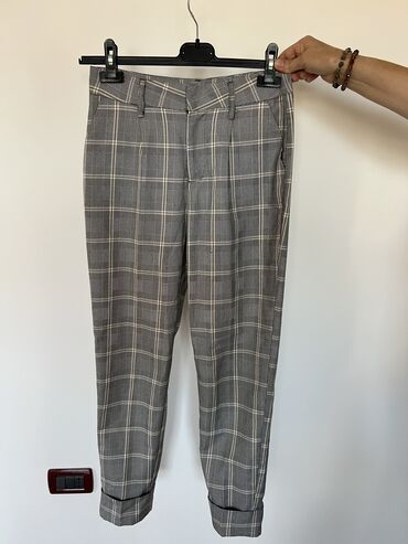 zlatne pantalone: S (EU 36), M (EU 38), Visok struk