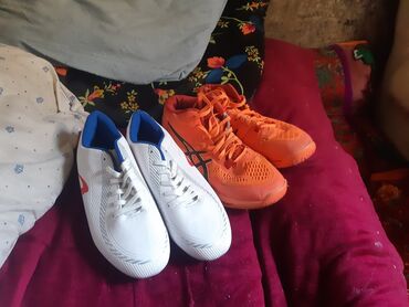 женские спортивные костюмы бишкек: Мужские кроссовки, 41, Asics, Б/у, цвет - Белый, Самовывоз, Платная доставка
