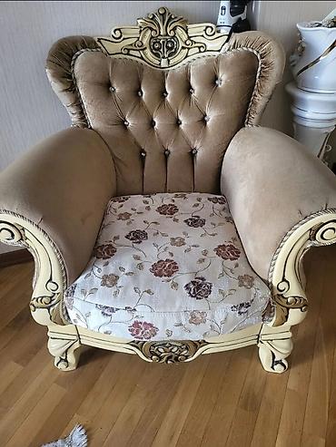 Kreslolar: Klassik üslublu kreslo. Türkiye'nindir. ikisinin biryerde qiymetidir — 2
