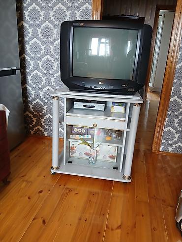 LG “Soundmax” seriyalı kineskop TV və TV stendi (təkərlidir) Məhsulun