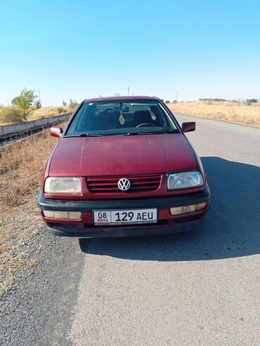 Volkswagen: Volkswagen Vento: 1993 г., 1.8 л, Механика, Бензин, Седан