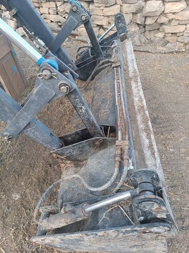 Digər kənd təssərüfat avadanlığı: 892 traktor üçündü. problemi yoxduu. reyal alıçıya. güclü — 8