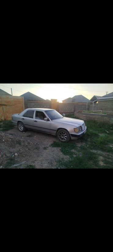 расрочкага машина алам: Mercedes-Benz W124: 1988 г., 2.3 л, Механика, Бензин, Седан
