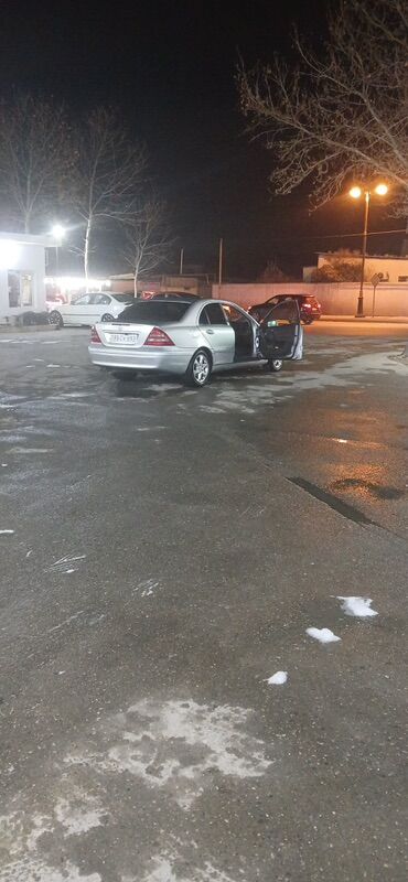 Mercedes-Benz: Mercedes-Benz C-Class (W203) sedan - Kuzov: 4 qapılı sedan, gümüşü — 4