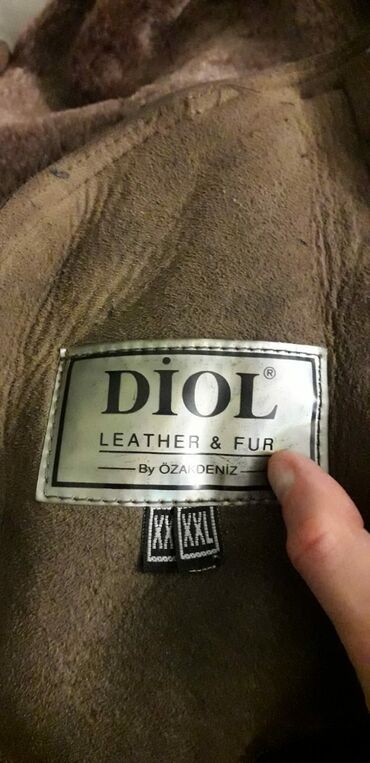 Paltolar: Dublyonka təmi̇z dəri̇ xəz türki̇yəni̇ndi̇ qadin üçün 52-54 razmerdi̇ — 14