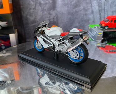Avtomobil modelləri: Коллекционная модель Aprilia RSV 1000R White Red 2006 Maisto Scale — 7