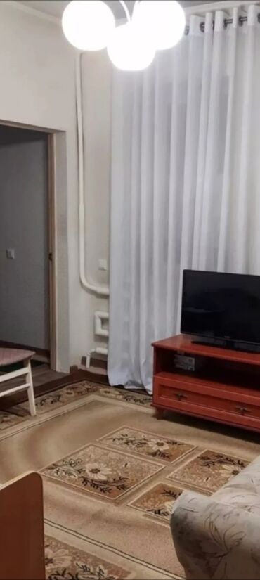 снять квартиру бишкек на долгий срок: 63 кв. м, 4 бөлмө, Унаа токтотуучу жай, Забор, тосулган