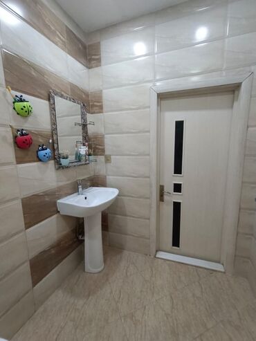 Yeni tikili: Qaraçuxur qəs., 2 otaqlı, Yeni tikili, m. Neftçilər, 53 kv. m -da lalafo.az — 10 Yeni tikili: Qaraçuxur qəs., 2 otaqlı, Yeni tikili, m. Neftçilər, 53 kv. m — 10