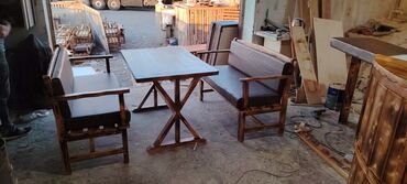 Bağ, çöl masa və oturacaq dəstləri: Rustik taxta yemək dəsti Tərkibi: - 1 ədəd düzbucaqlı masa - 2 ədəd — 2