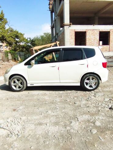 тесло авто: Honda Fit: 2002 г., Хэтчбэк