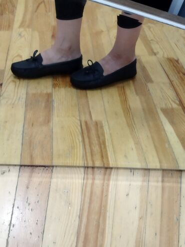 Women's Sneakers and athletic shoes: Qadın idman ayaqqabıları – hamısı yenidir. 36-37- 39 olculerdir. her — 10