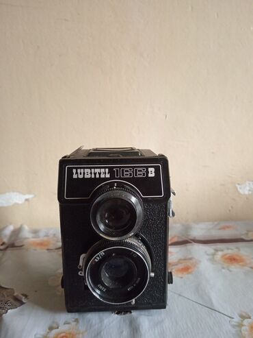 Videokameralar: Lubitel 166B orta formatlı TLR fotoaparat - Tip: İki obyektivli