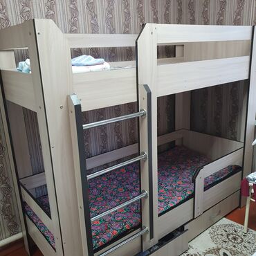 продаю двухярусный кровать: Двухъярусная кровать, Для девочки, Для мальчика, Б/у