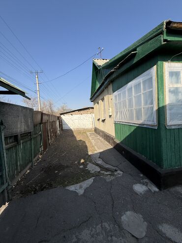 Продажа квартир: 4 комнаты, 4 м² — 3