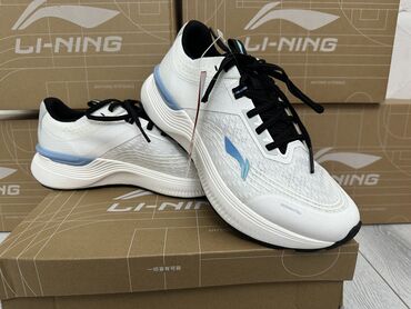 Кроссовки и спортивная обувь: Li-Ning в оригинале Легкая, комфортная, амортизирующая и очень