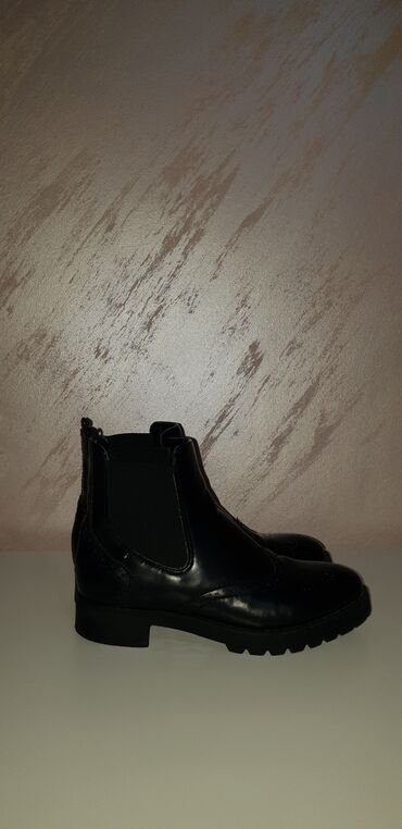 Gležnjače: Gležnjače, 38 — 3