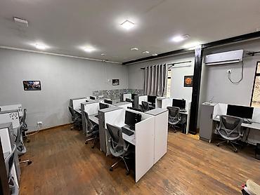 Продажа офисов: Продажа офисов 75 м², С ремонтом, С мебелью, Административное здание, 1 этаж — 4