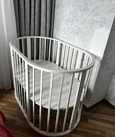 ulduzlu gece: Uşaq beşiyi – oval/yuvarlaq dizayn - Material: bərk ağac və MDF — 2