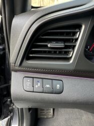 Hyundai: Hyundai Elantra: 1.6 l | 2019 il Sedan — 9