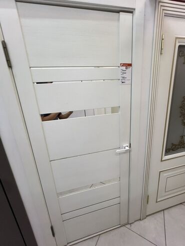меж комнаты двери: Doors with glass