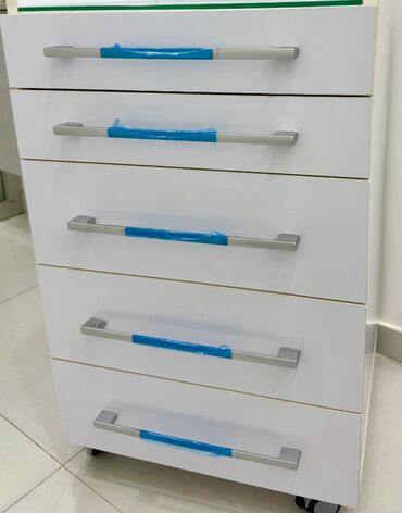 Rəflər, etajerkalar: Ideal veziyyetde tibbi sürmeli şkaf satiram 1 il işlenilib çox rahat — 1