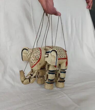 Ostali antikviteti: Tri drvene marionetske igracke sa originalnim kanapima, pocetk 20 — 10