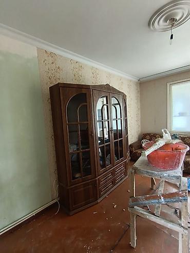 ereb mebeli: Klassik üslubda mebel dəsti - Yüksək qapılı vitrinli şkaf: 3 bölməli — 3