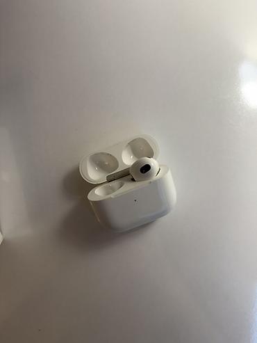 Apple AirPods 3 orijinal Ancaq sag qulaqcı yada ancaq keys satılır