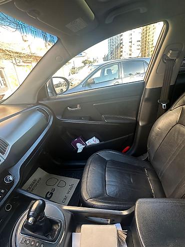 Kia: Kia Sportage: 2 l | 2011 il Universal — 9