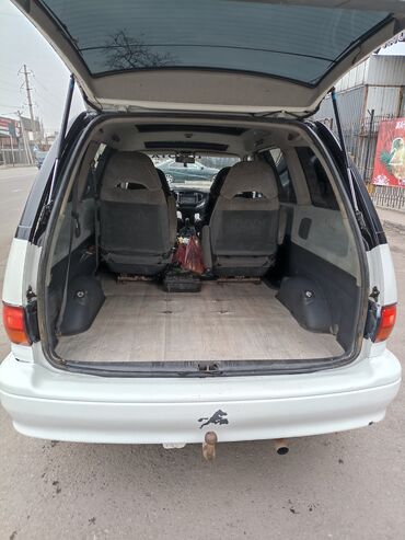 Toyota: Toyota Previa: 1993 г., 2.4 л, Механика, Бензин, Минивэн — 13