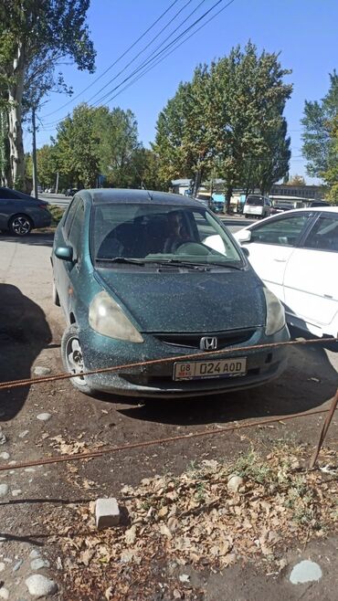 срочно продам авто в связи с переездом: Honda Jazz: 2003 г., 1.4 л, Механика, Бензин, Хетчбек