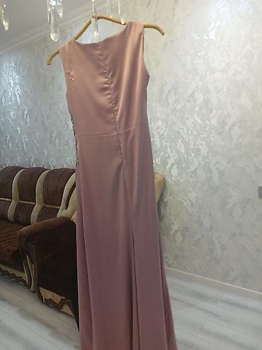 Ziyafət donları: Uzun ziyafət/libas – toz-çəhrayı (dusty rose) rəngdə, qolsuz — 2