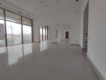 Mağazalar: Xırdalan şəhərinin mərkəzindəHeydər Əliyev prospektində ümumi — 20