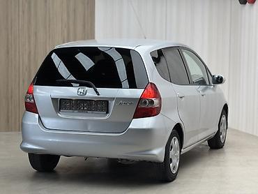 Honda Jazz: 2006 г., 1.4 л, Вариатор, Бензин, Хетчбек lalafo.kg да — 6 Honda Jazz: 2006 г., 1.4 л, Вариатор, Бензин, Хетчбек — 6