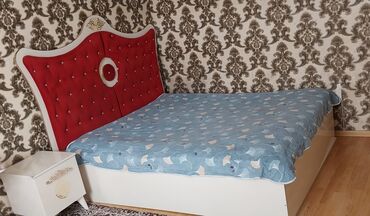 спални мебеллар: Taxd normal vezyetde matras var baza yoxdur .eni 170 uzunu 2 unvan