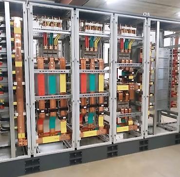 Digər elektrik malları: Elektrik paneli, müxtəlif elektrik dövrələrini idarə etmək və qorumaq — 14
