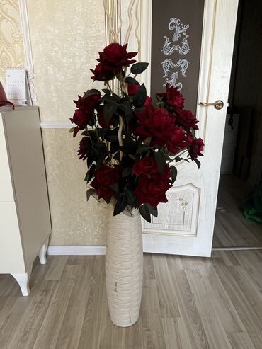 бу шфер: Продам декор. вазу с цветами.
Имеется трещина внизу