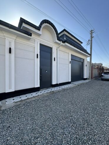 Секционные ворота: Секционные ворота с врезной калиткой (промышленные и бытовые) — 3