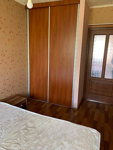80: 3 комнаты, 58 м², 3 мкр 104 серия, 4 этаж — 10